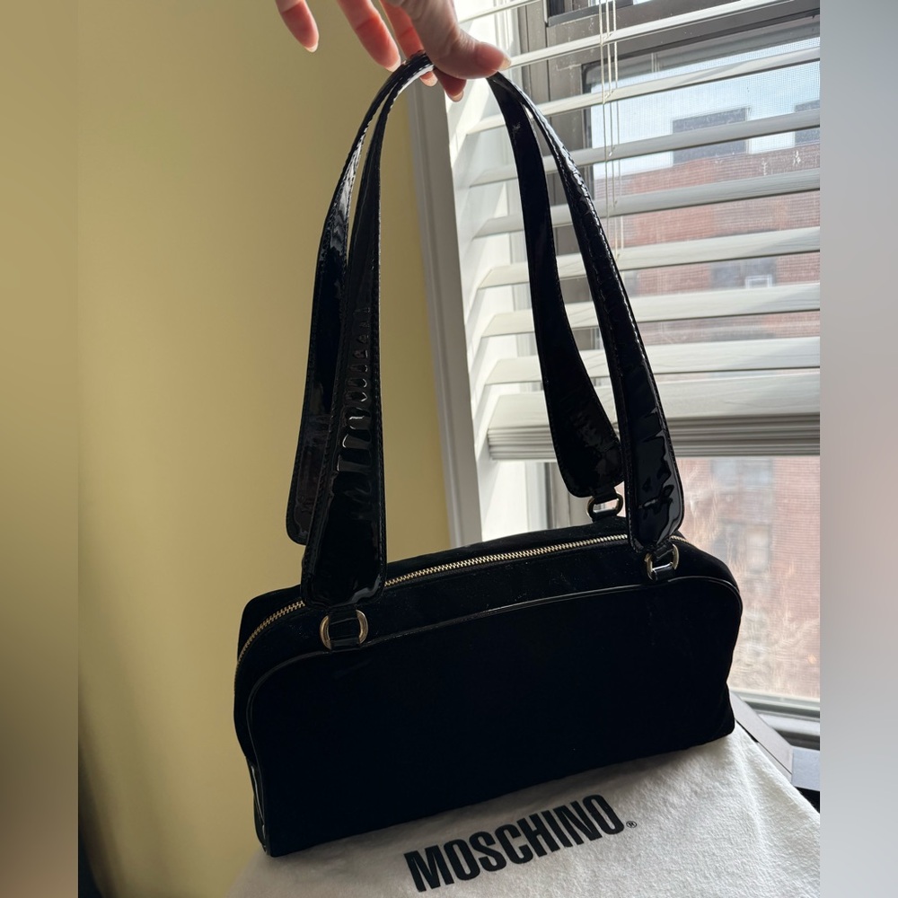 Moschino Black Velvet Embossed Apples With Patent Leather Straps Bag - Picture 3 of 15
